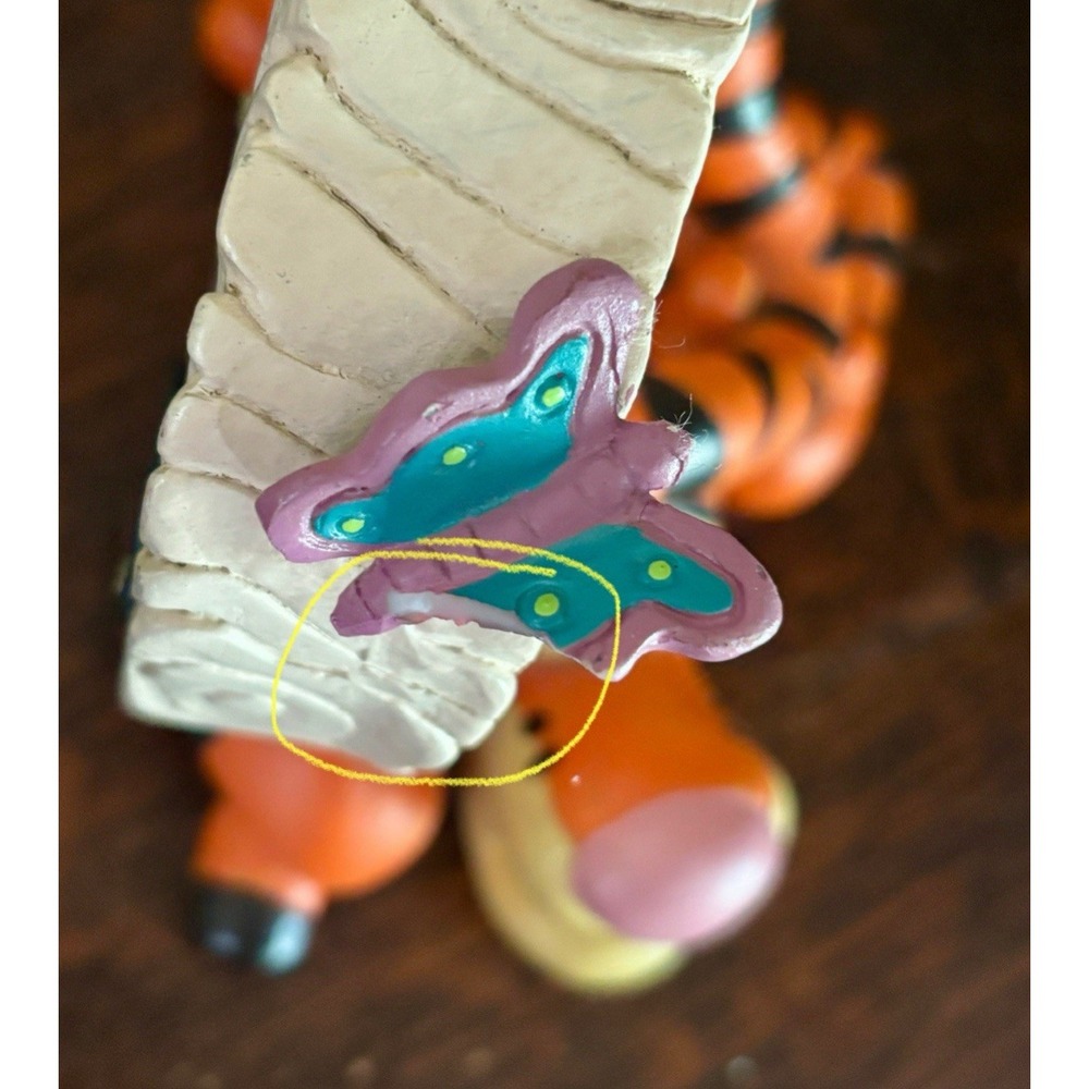 Disney Tigger Round Photo Frame PUNCH Purple Butterfly Pooh Resin Flaw Chip‎ - Picture 5 of 11